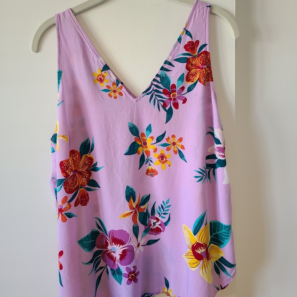 Old Navy V-Neck Top - Lavender Floral, size Large